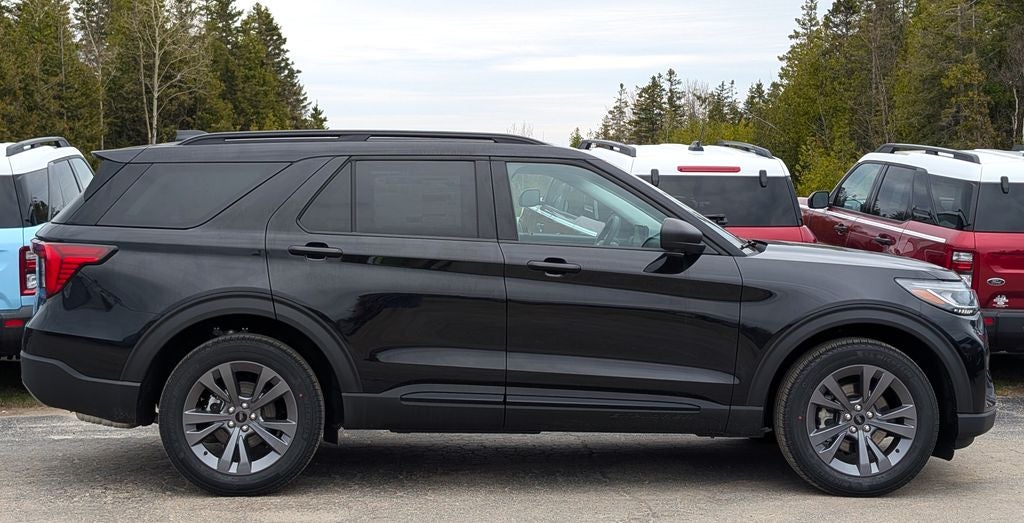 2026 Ford Explorer Active in Agate Black Metallic — front three-quarter view